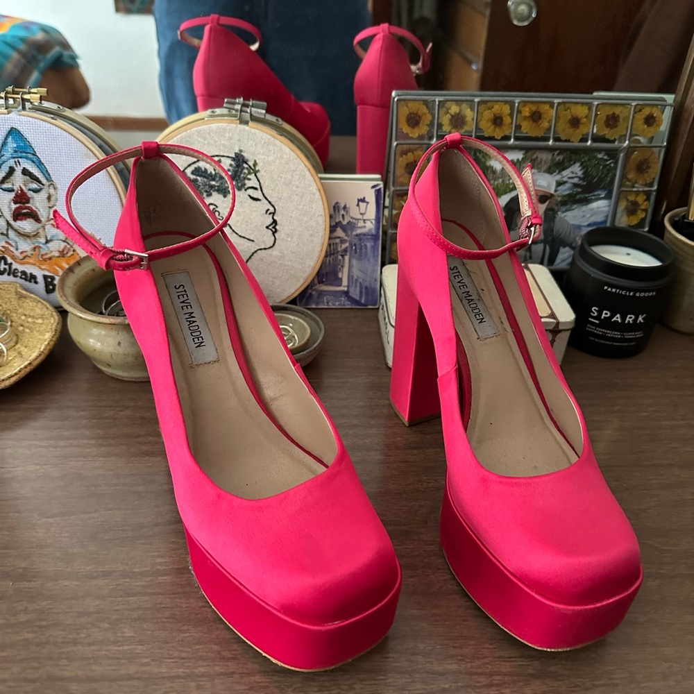 Steve Madden Pink Platform Heels Size 9